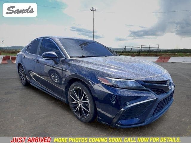 2022 Toyota Camry SE — photo 1 of 12