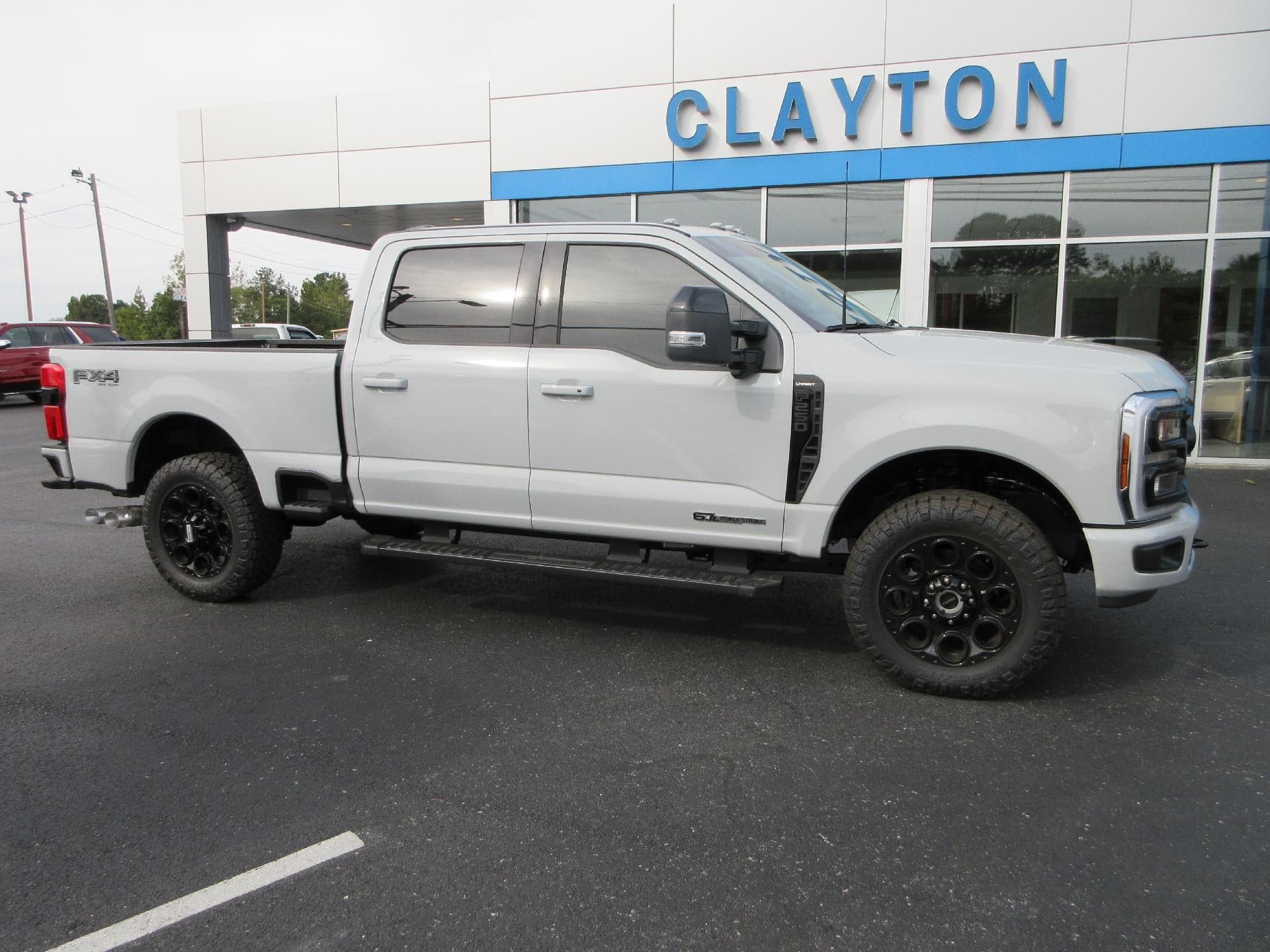 2026 Ford Super Duty F-250 SRW LARIAT — photo 1 of 5