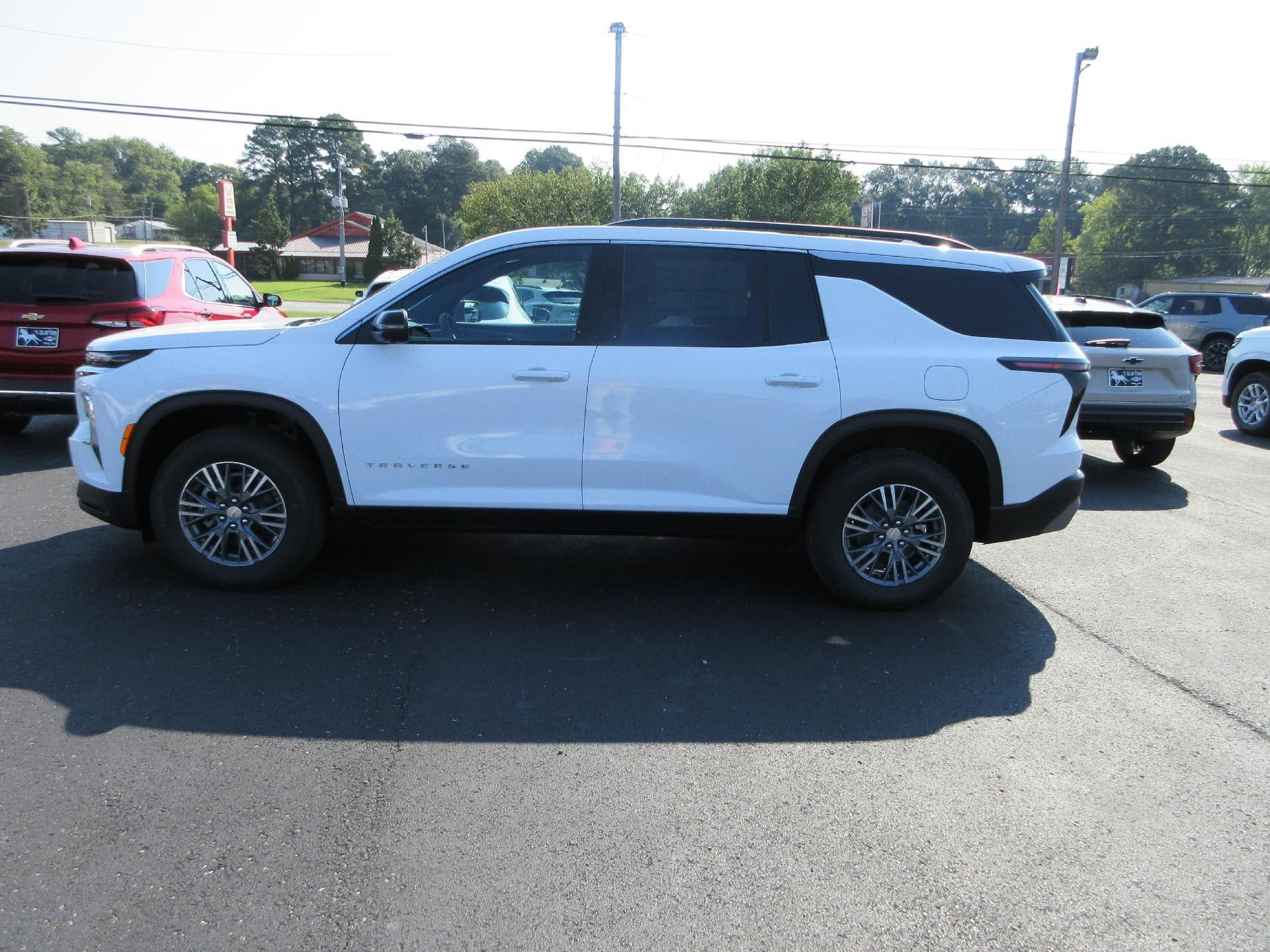2027 Chevrolet Traverse FWD LT — photo 1 of 15