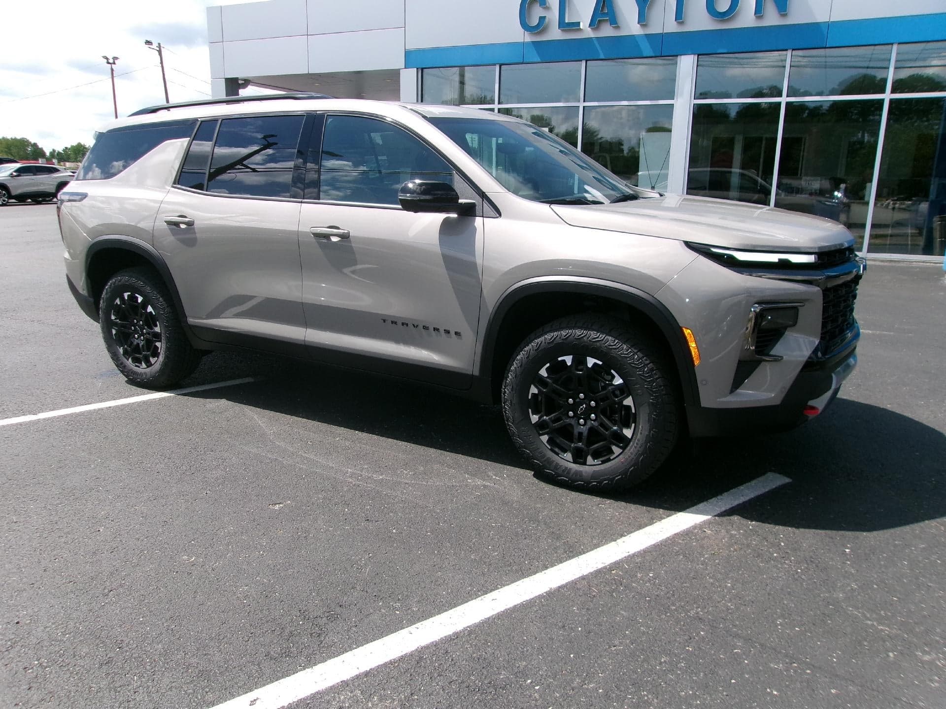2027 Chevrolet Traverse AWD Z71 — photo 1 of 56