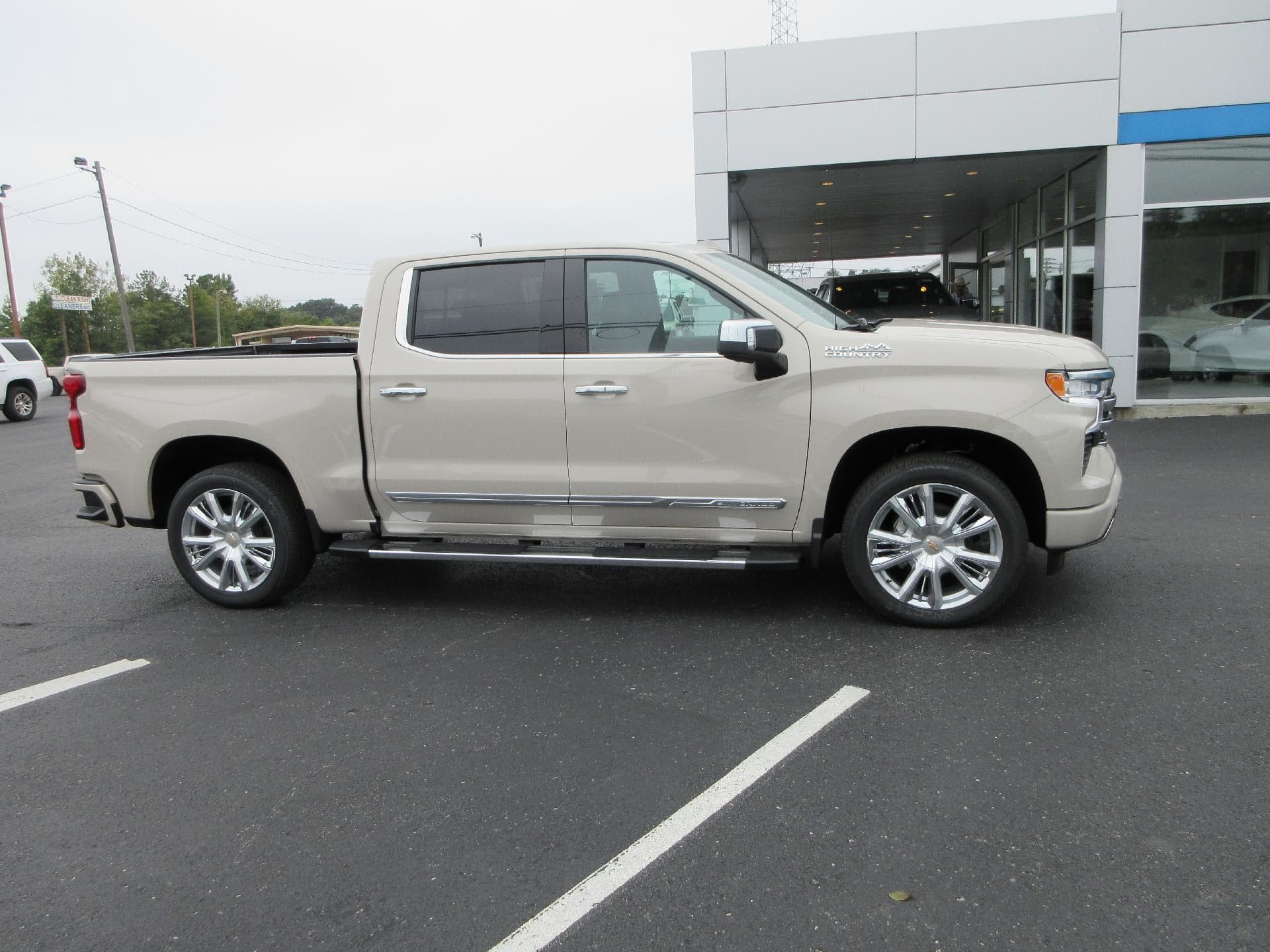 2026 Chevrolet Silverado 1500 High Country — photo 1 of 32