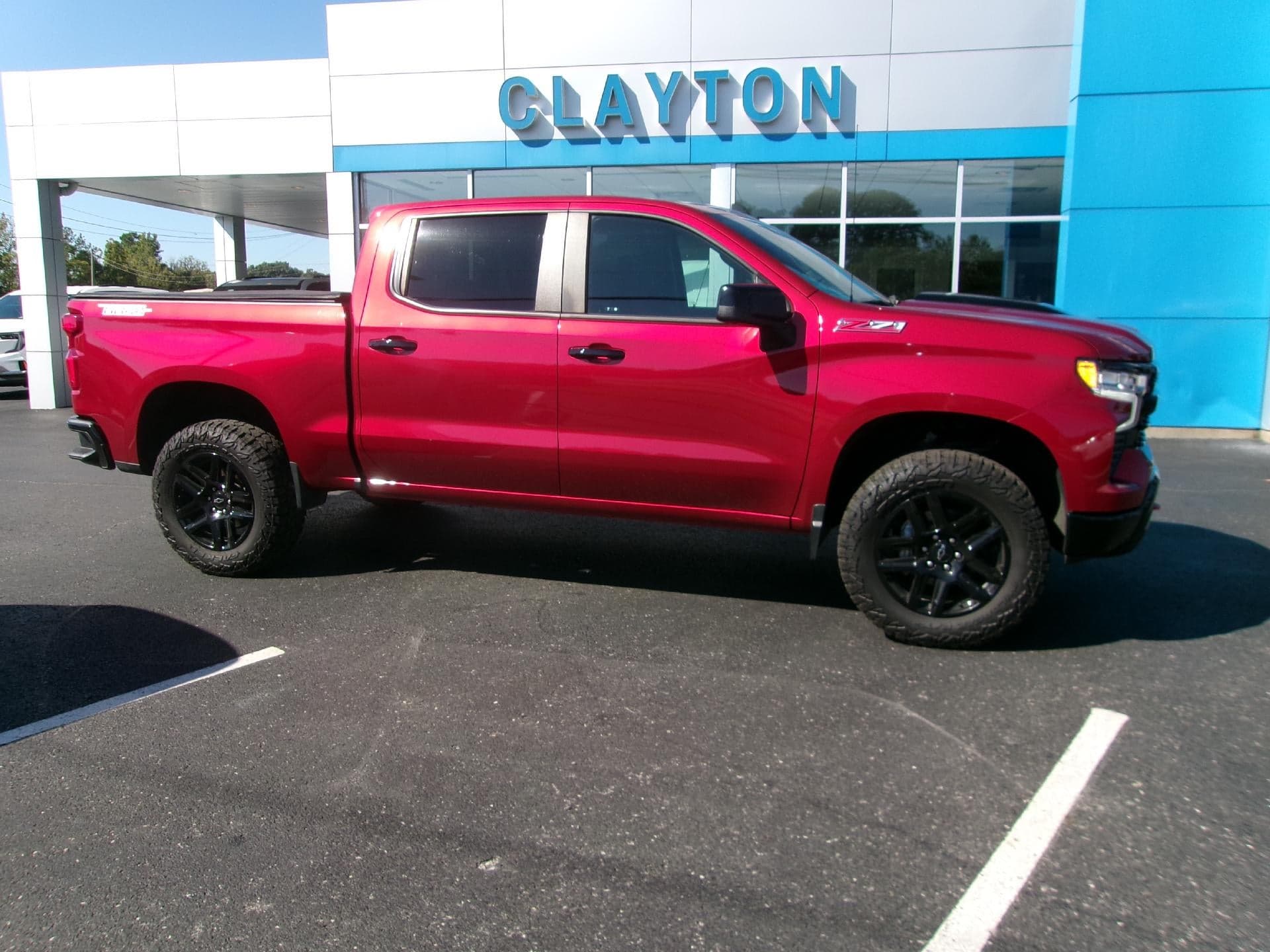 2023 Chevrolet Silverado 1500 LT Trail Boss — photo 1 of 5