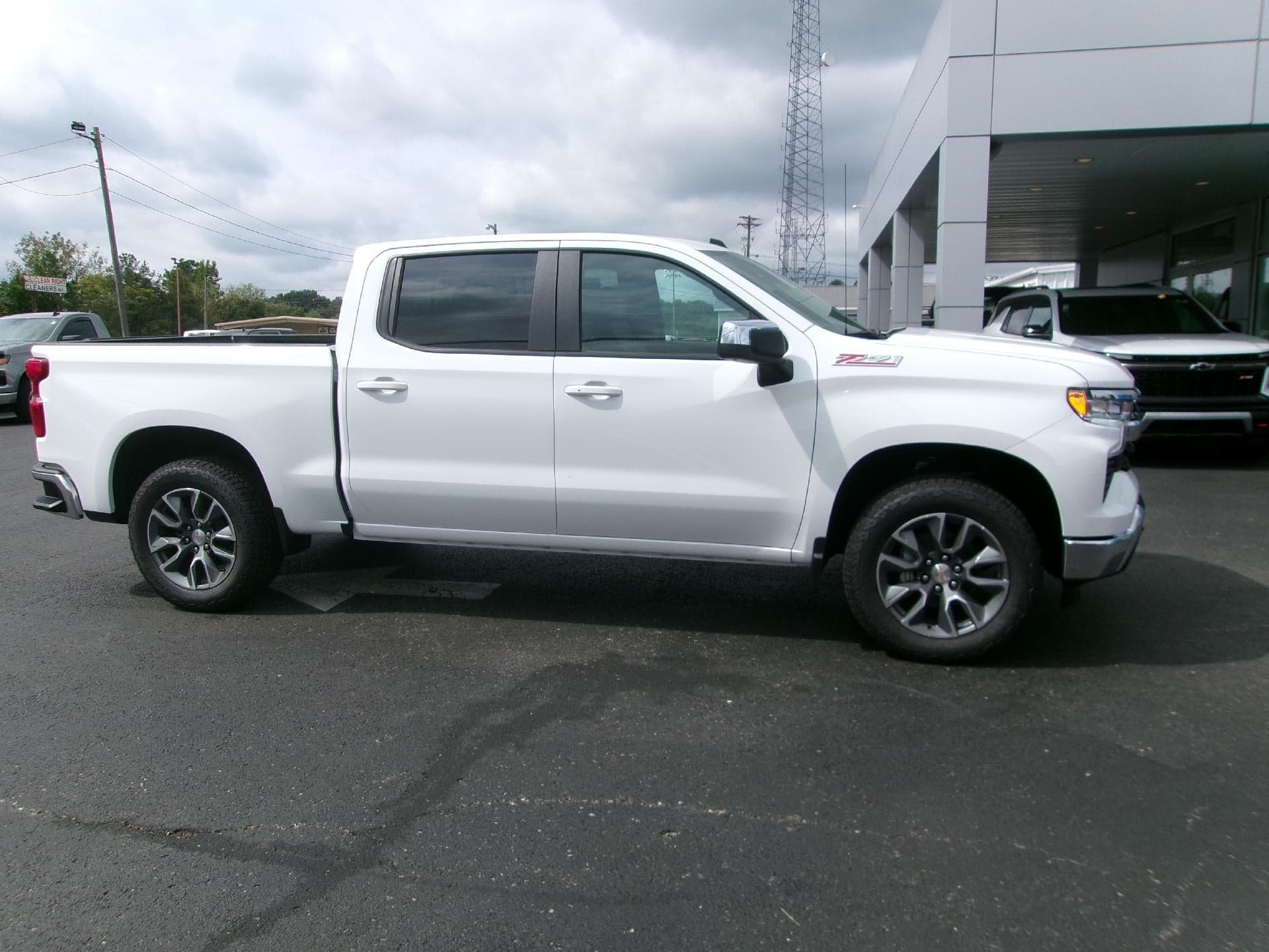2026 Chevrolet Silverado 1500 LT — photo 1 of 27