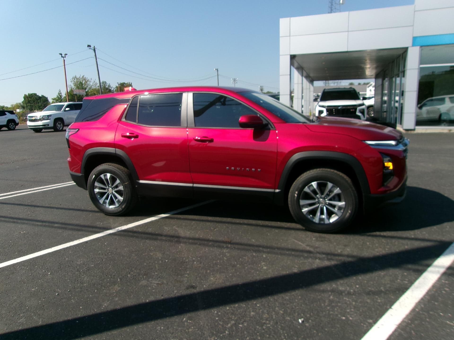 2027 Chevrolet Equinox FWD LT — photo 1 of 26