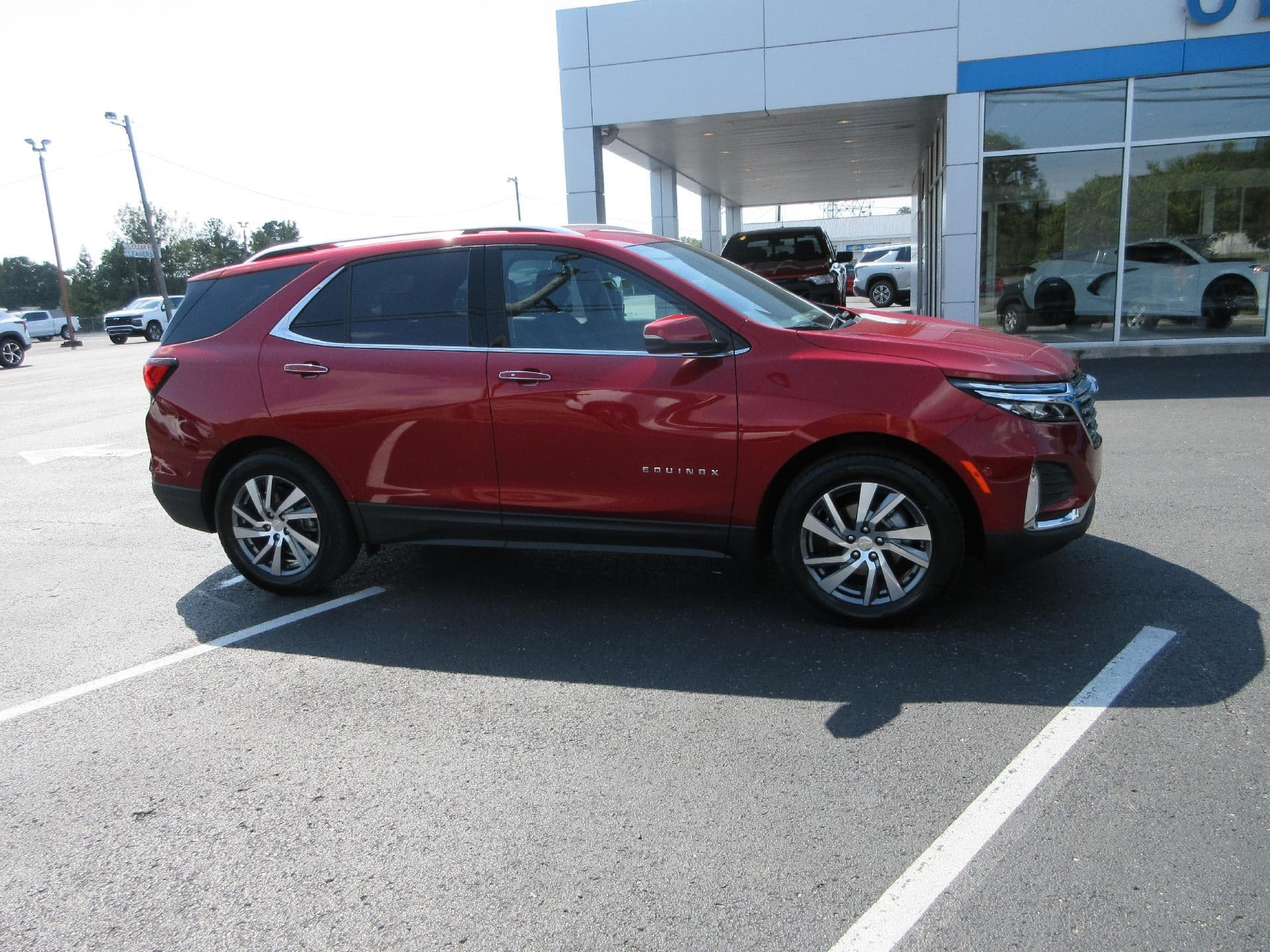 2024 Chevrolet Equinox Premier — photo 1 of 38