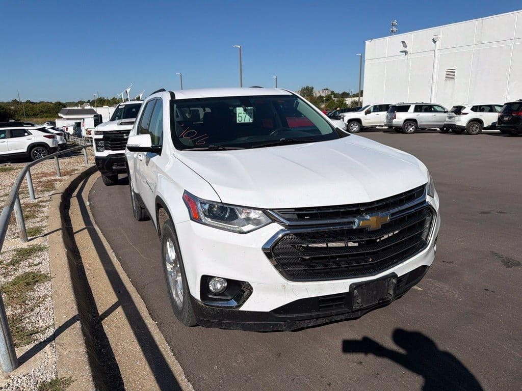 2020 Chevrolet Traverse LT Cloth — photo 1 of 10