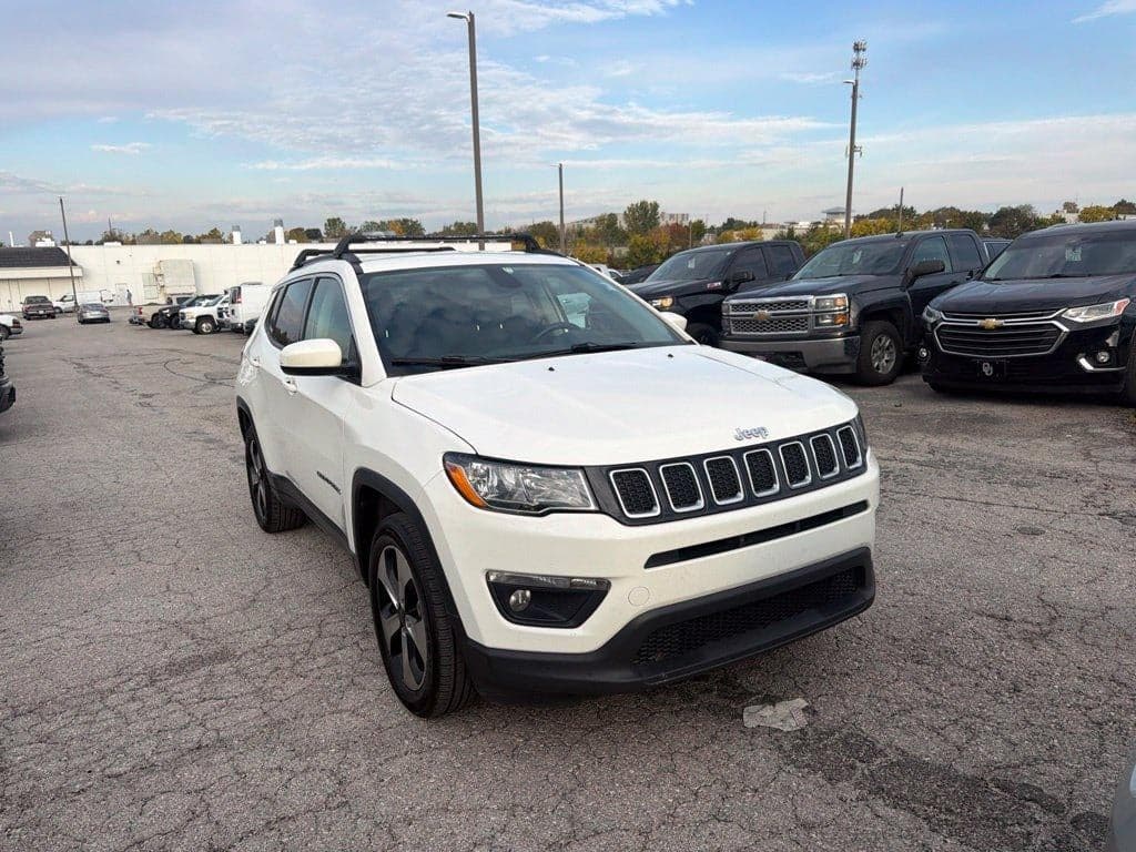 2019 Jeep Compass Latitude — photo 1 of 5