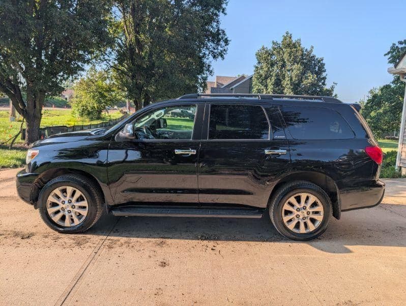 2015 Toyota Sequoia Platinum — photo 1 of 4