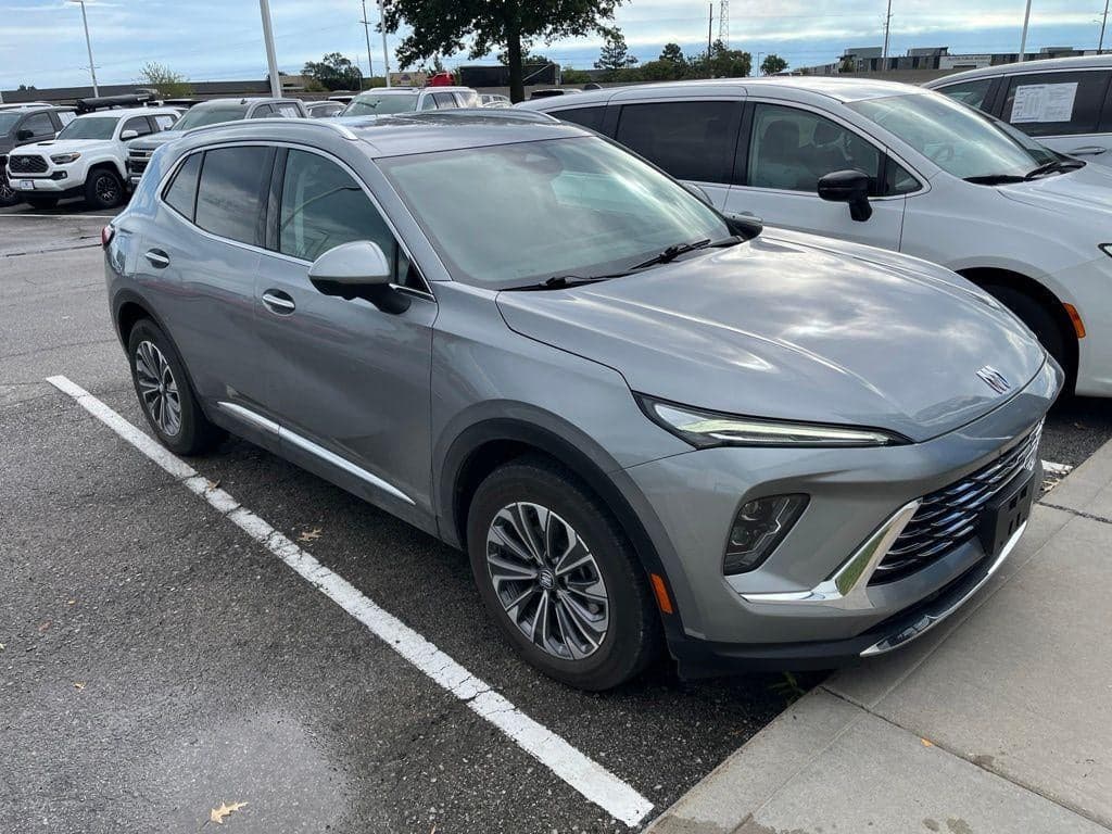 2025 Buick Envision Preferred — photo 1 of 8
