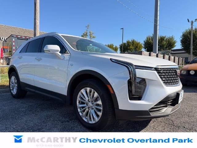 2024 Cadillac XT4 FWD Luxury — photo 1 of 5