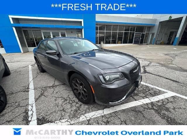 2018 Chrysler 300 300S — photo 1 of 8