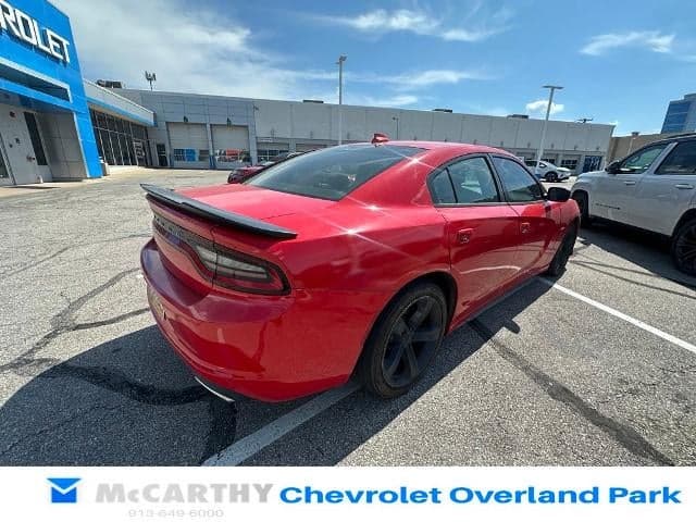 2017 Dodge Charger R/T — photo 1 of 9