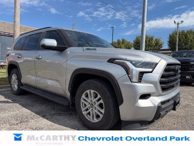 2024 Toyota Sequoia SR5 — photo 1 of 5