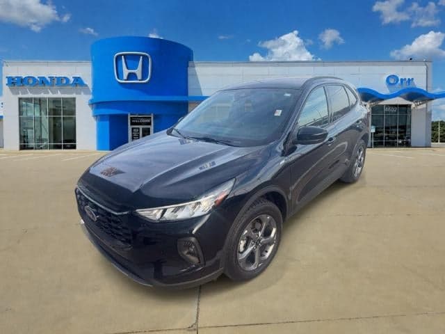 2025 Ford Escape ST-Line Select — photo 1 of 47