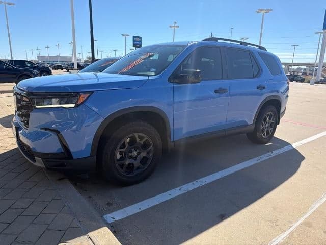 2025 Honda Pilot TrailSport — photo 1 of 5