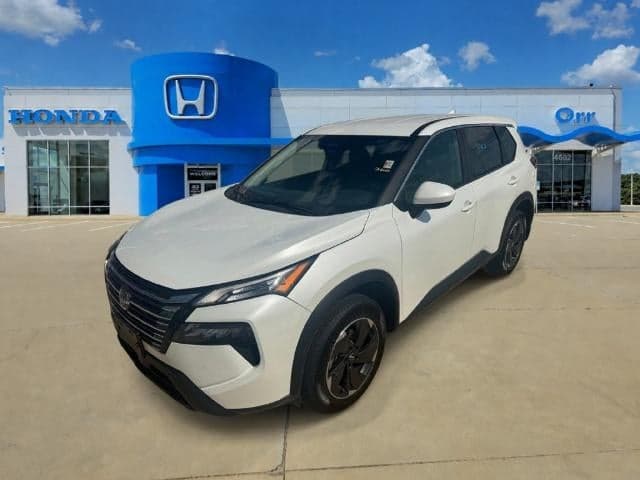 2025 Nissan Rogue SV — photo 1 of 49