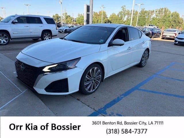 2024 Nissan Altima Base — photo 1 of 5