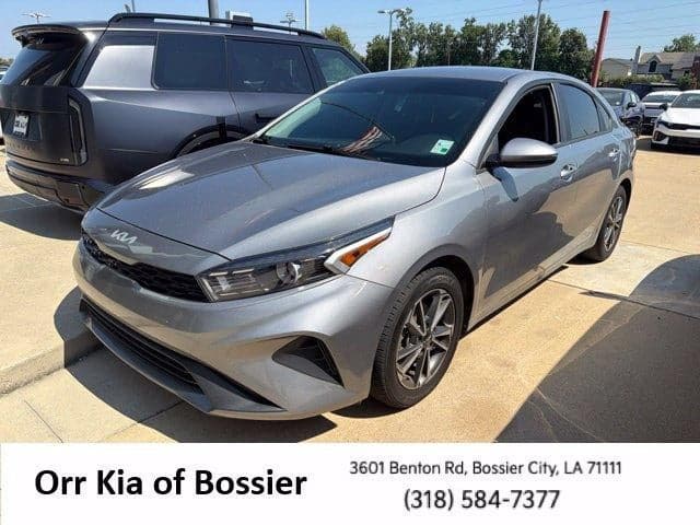 2023 Kia Forte LXS — photo 1 of 32