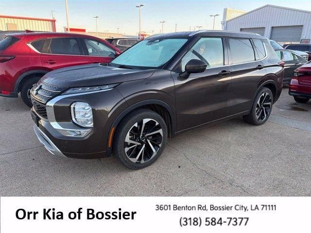 2023 Mitsubishi Outlander SEL — photo 1 of 5