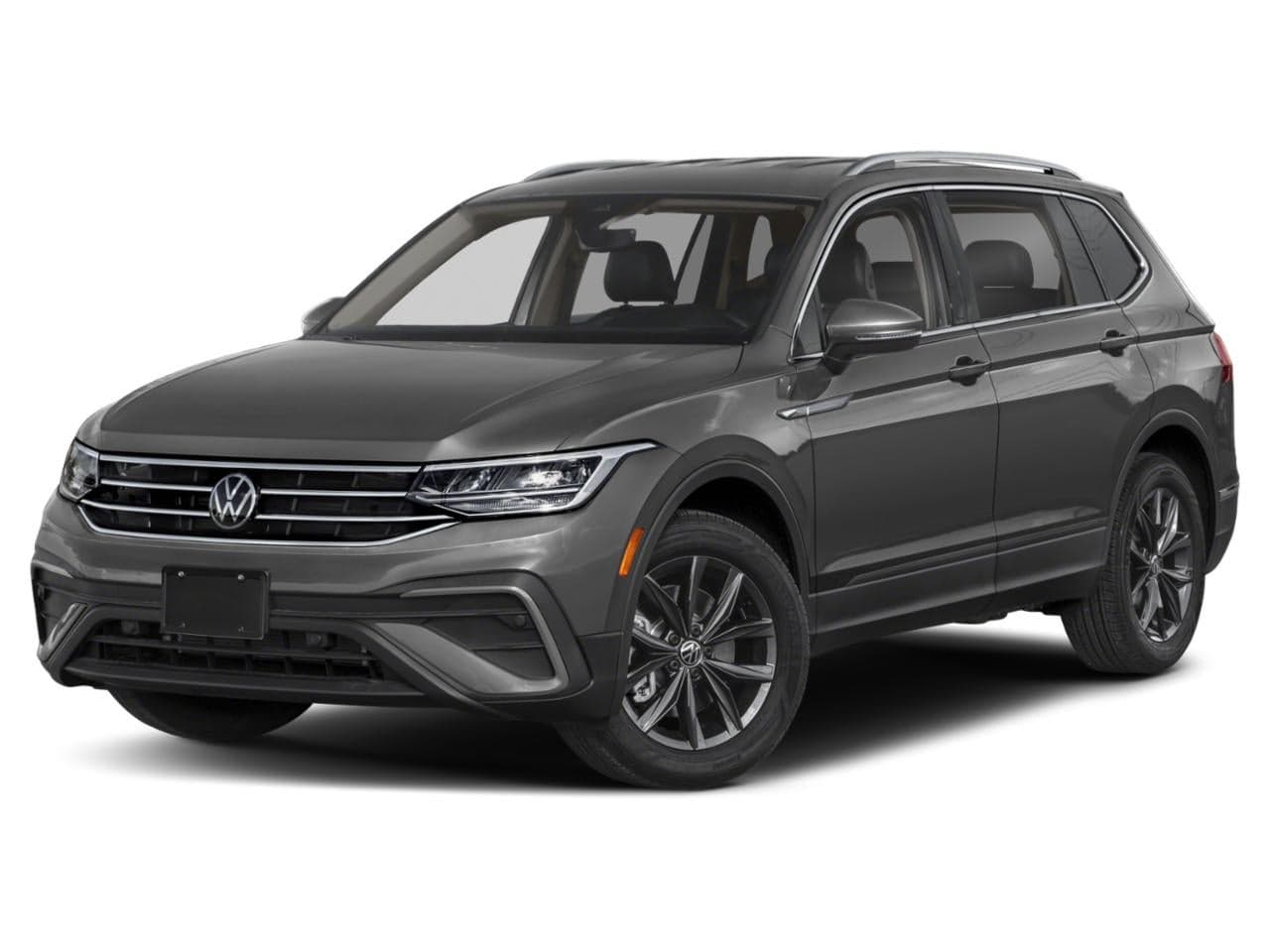 2022 Volkswagen Tiguan SE — photo 1 of 16
