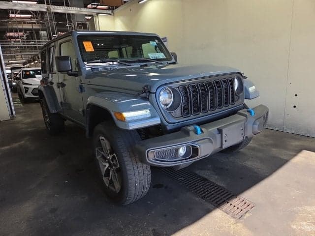 2024 Jeep Wrangler Base — photo 1 of 33