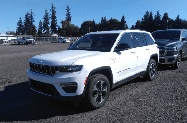 2024 Jeep Grand Cherokee Base — photo 1 of 11