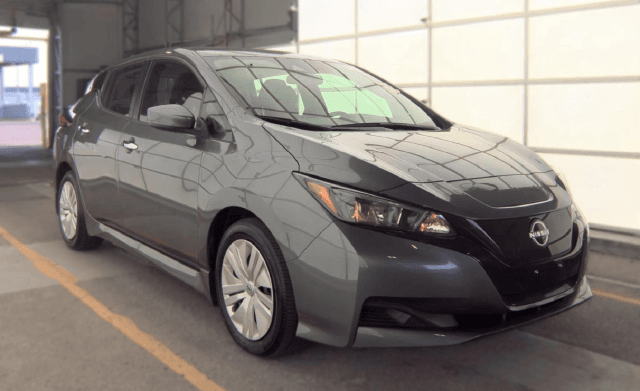 2025 Nissan LEAF S — photo 1 of 28