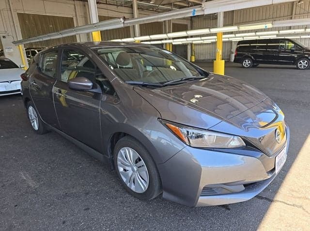 2024 Nissan Leaf S — photo 1 of 22