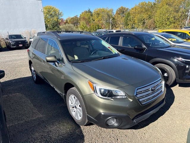 2016 Subaru Outback 2.5i Premium — photo 1 of 5