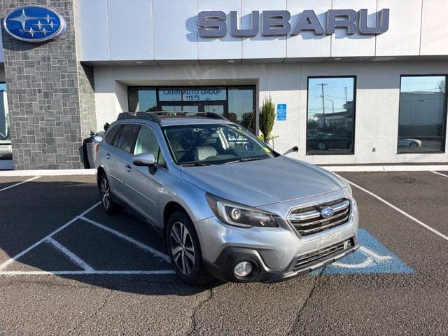 2018 Subaru Outback Base — photo 1 of 10