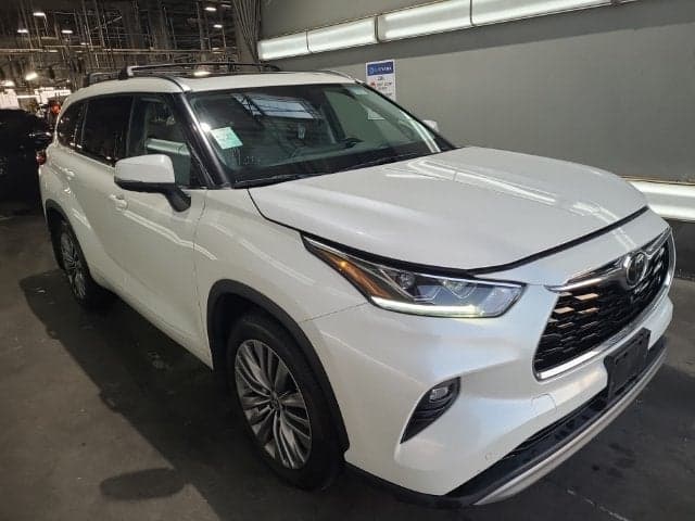 2020 Toyota Highlander Platinum — photo 1 of 27