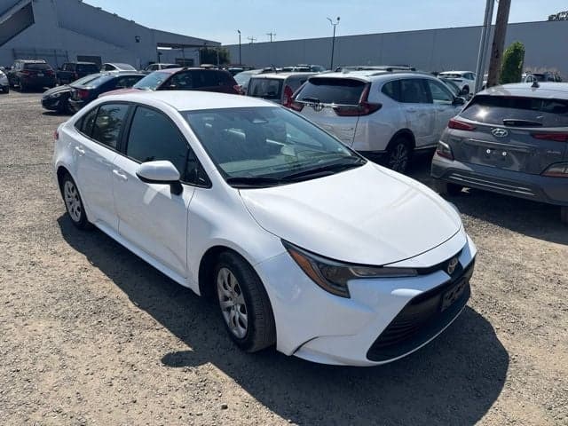2025 Toyota Corolla LE — photo 1 of 21