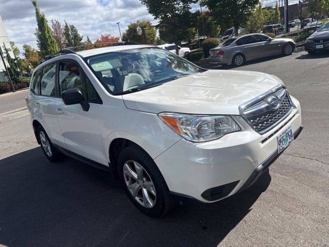 2016 Subaru Forester 2.5i — photo 1 of 18