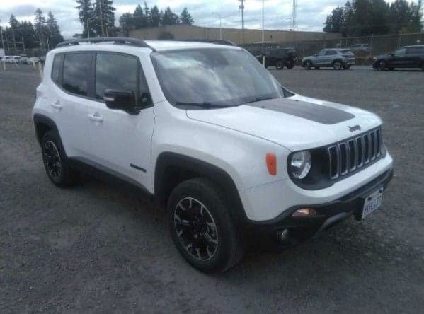 2023 Jeep Renegade Latitude — photo 1 of 24