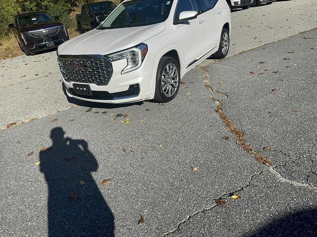 2024 GMC Terrain Denali — photo 1 of 5