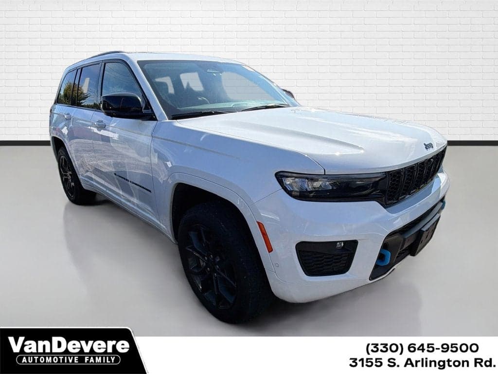 2023 Jeep Grand Cherokee Base — photo 1 of 5