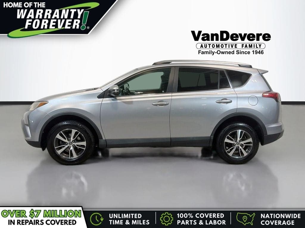 2017 Toyota RAV4 XLE — photo 1 of 36
