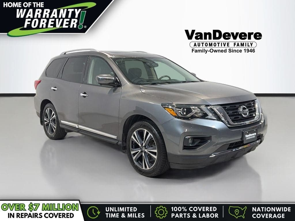 2019 Nissan Pathfinder Platinum — photo 1 of 5