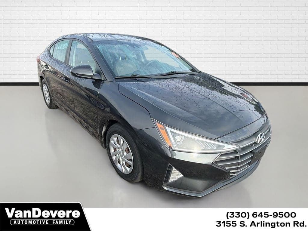 2020 Hyundai Elantra SE — photo 1 of 21