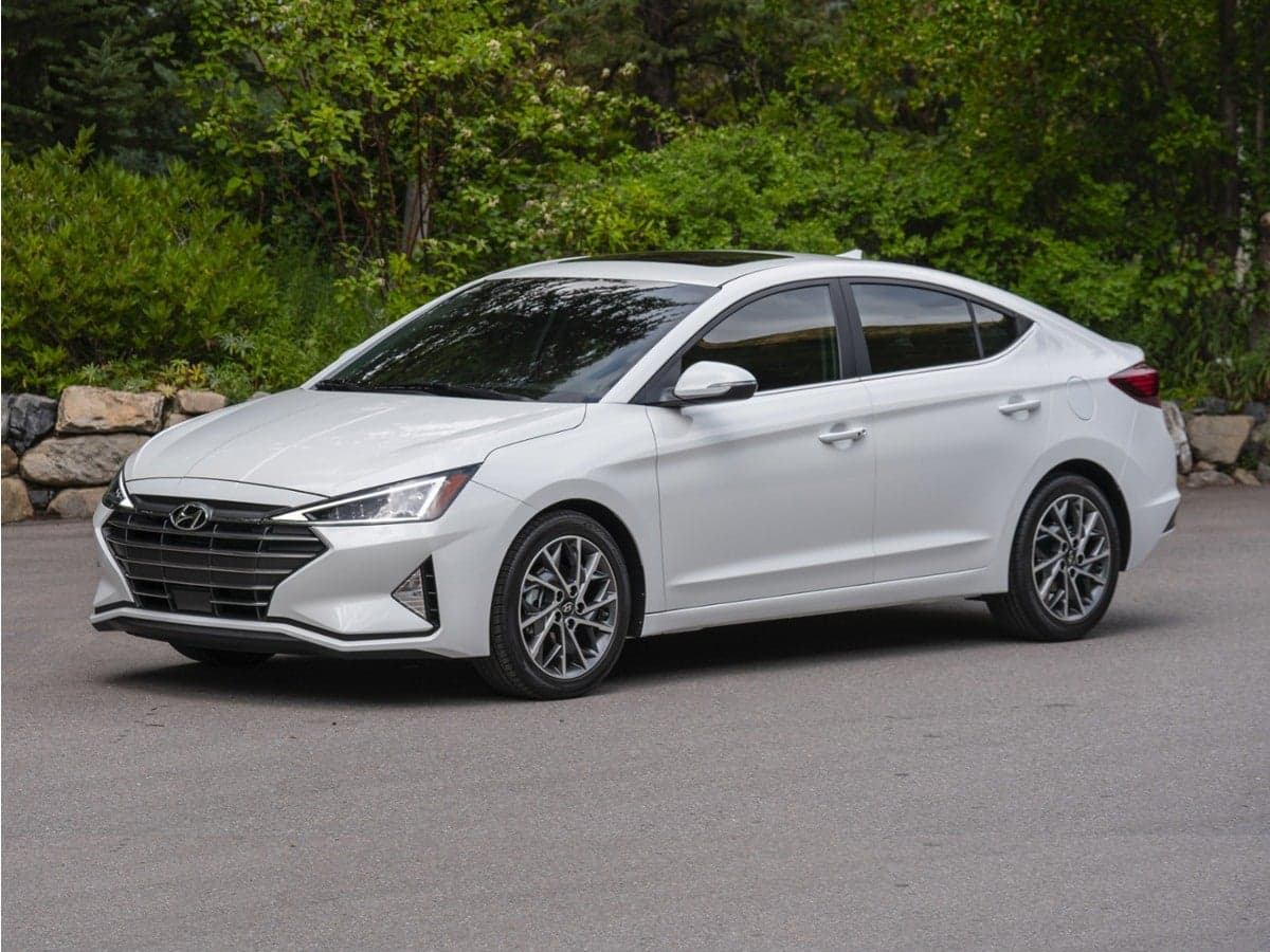 2020 Hyundai Elantra SE — photo 1 of 5