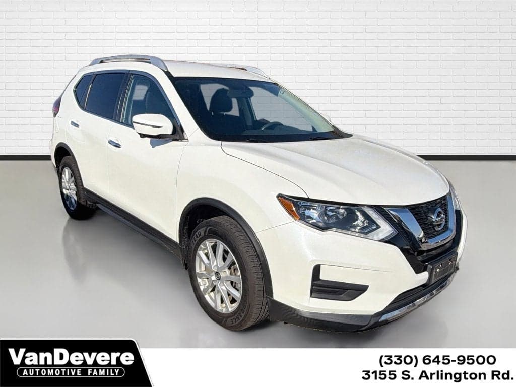 2017 Nissan Rogue SV — photo 1 of 5