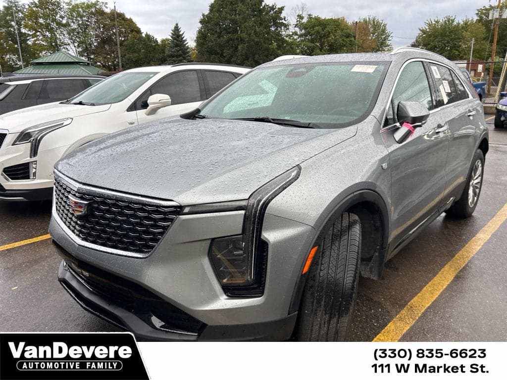 2025 Cadillac XT4 AWD Premium Luxury — photo 1 of 5