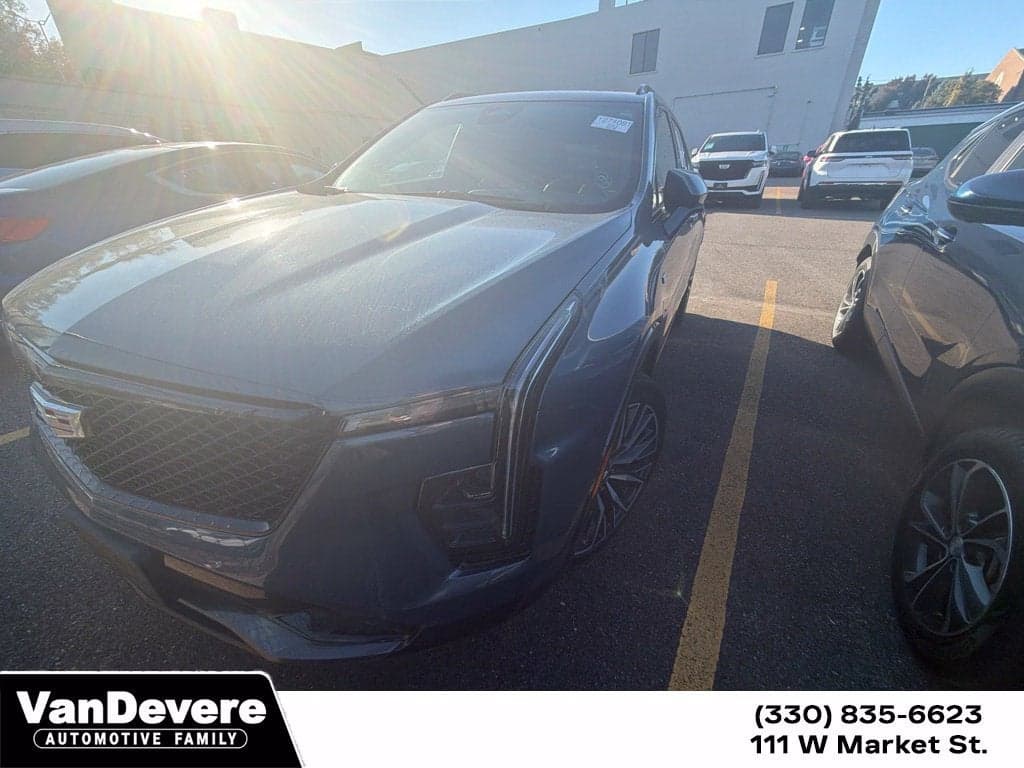 2024 Cadillac XT4 AWD Sport — photo 1 of 5