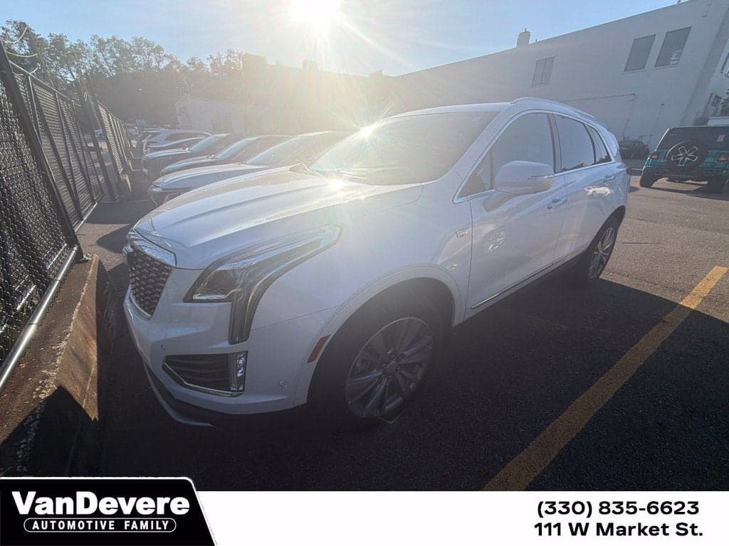 2024 Cadillac XT5 FWD Premium Luxury — photo 1 of 5