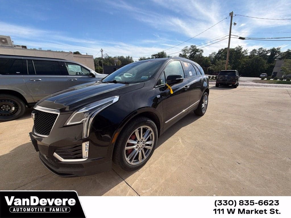 2023 Cadillac XT5 AWD Sport — photo 1 of 14