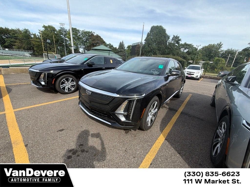 2024 Cadillac LYRIQ Tech — photo 1 of 14