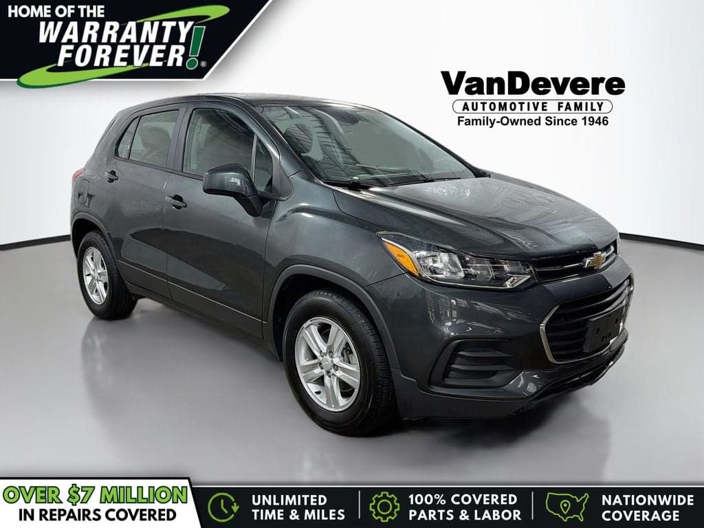 2020 Chevrolet Trax LS — photo 1 of 30