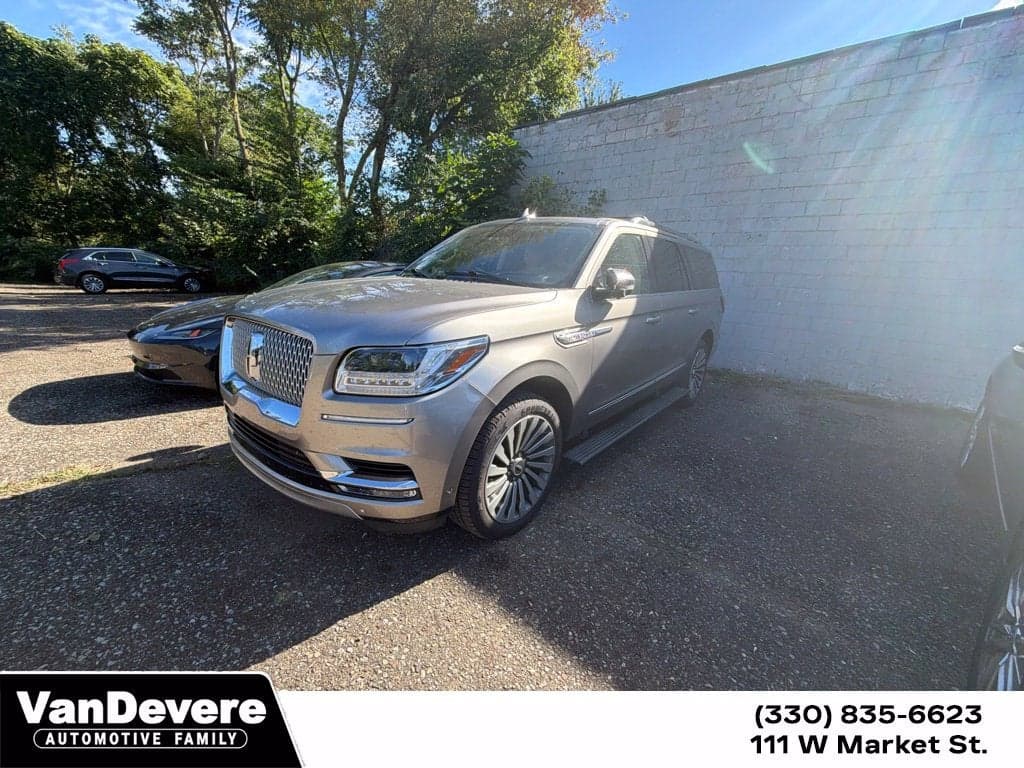 2020 Lincoln Navigator L Reserve — photo 1 of 14