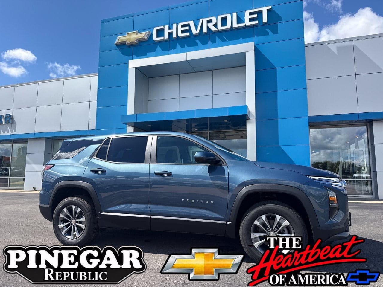 2027 Chevrolet Equinox FWD LT — photo 1 of 36