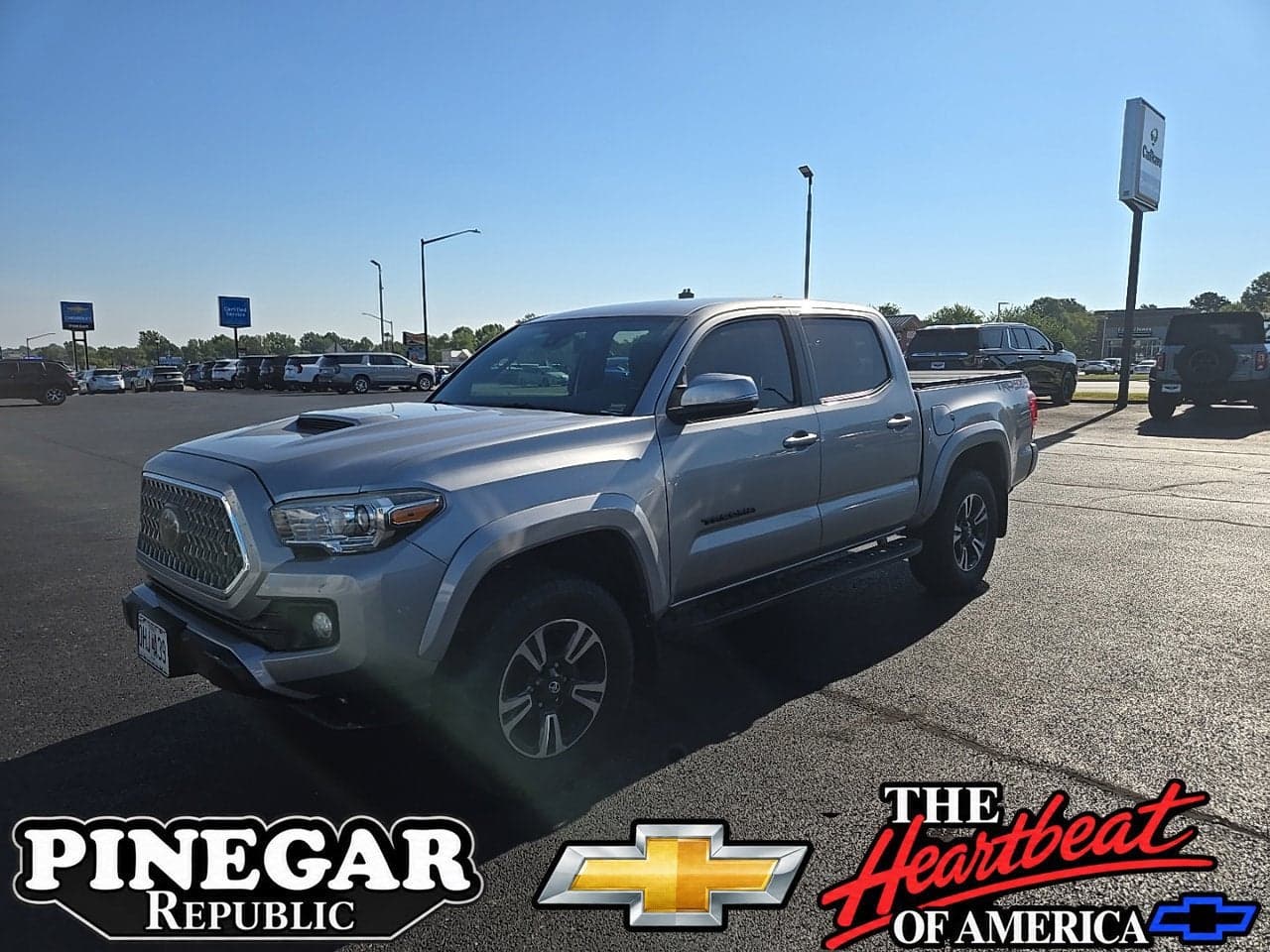2018 Toyota Tacoma SR — photo 1 of 26
